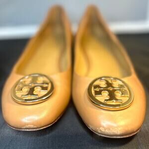 Tory Burch tans flats sz 7.5
